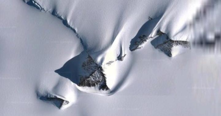 Cientistas descobrem pirâmides antigas na Antártida