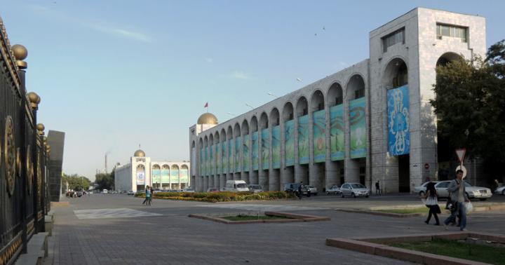 Ala-Too Square sa Bishkek