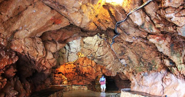 Dez das cavernas mais incomuns do mundo (10 fotos)